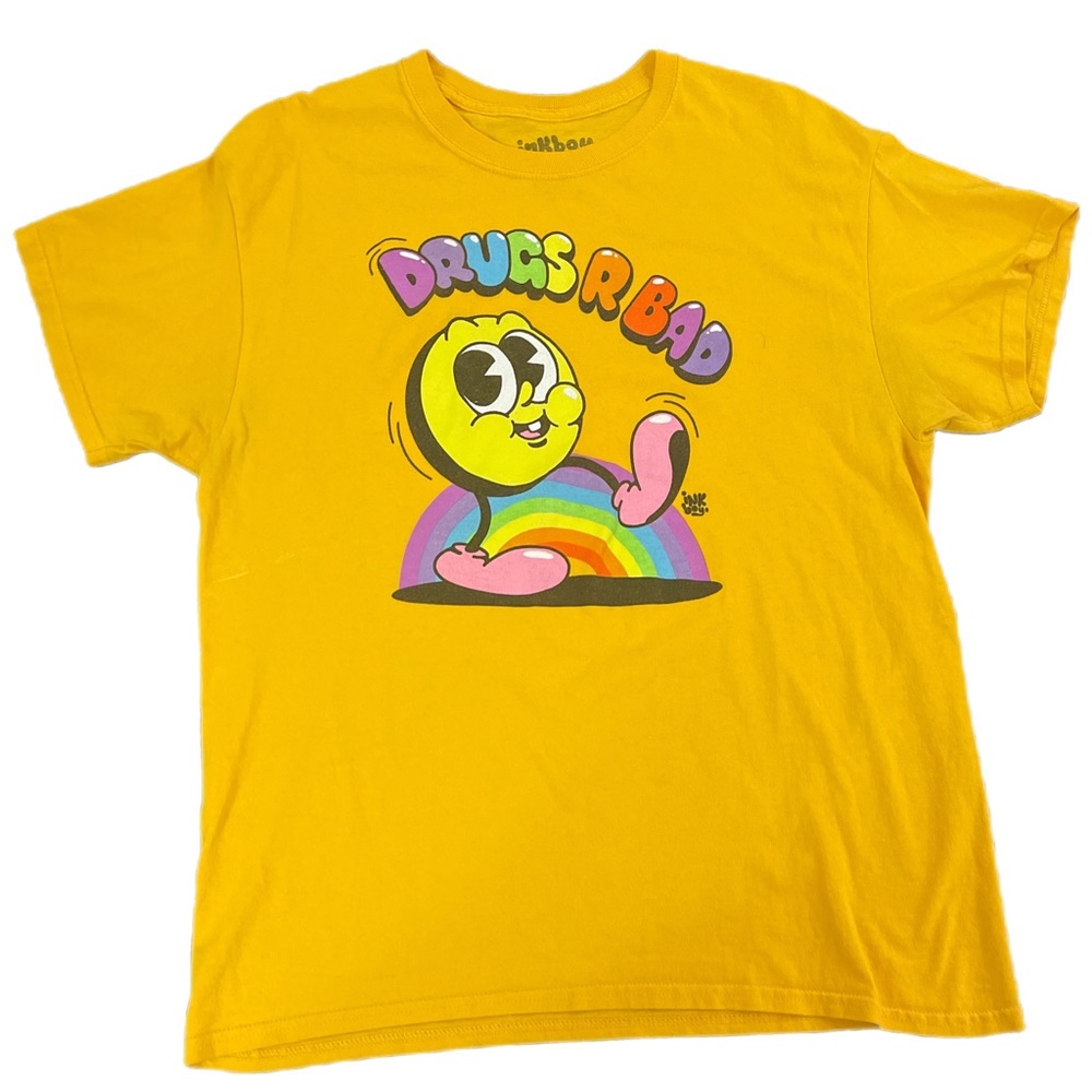 Drugs R Bad bright yellow rainbow smiley face 🌈 T-shirt